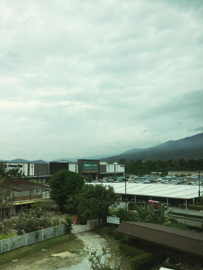 Fellow Hostel Chiang Mai Exteriör bild