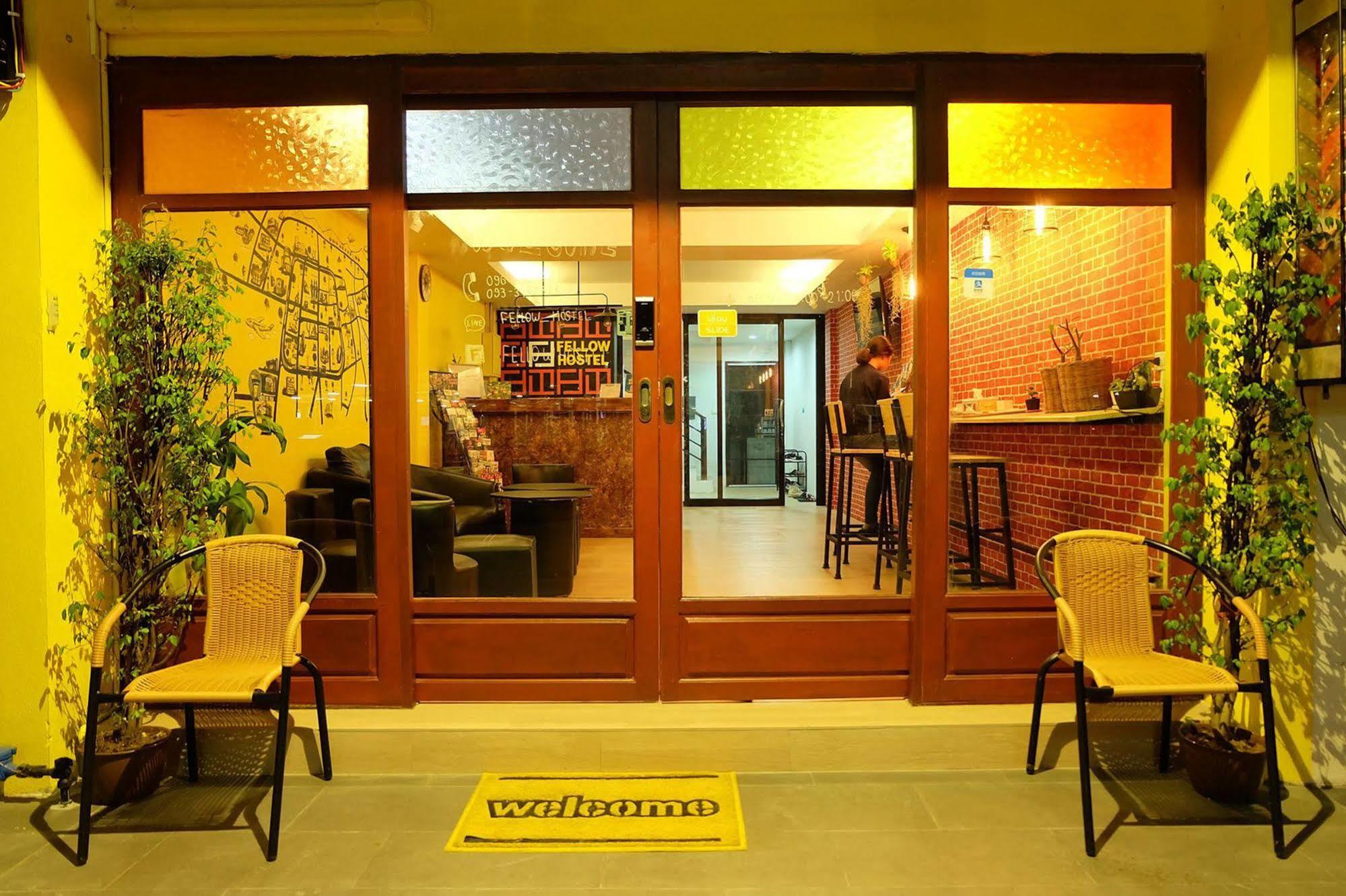 Fellow Hostel Chiang Mai Exteriör bild