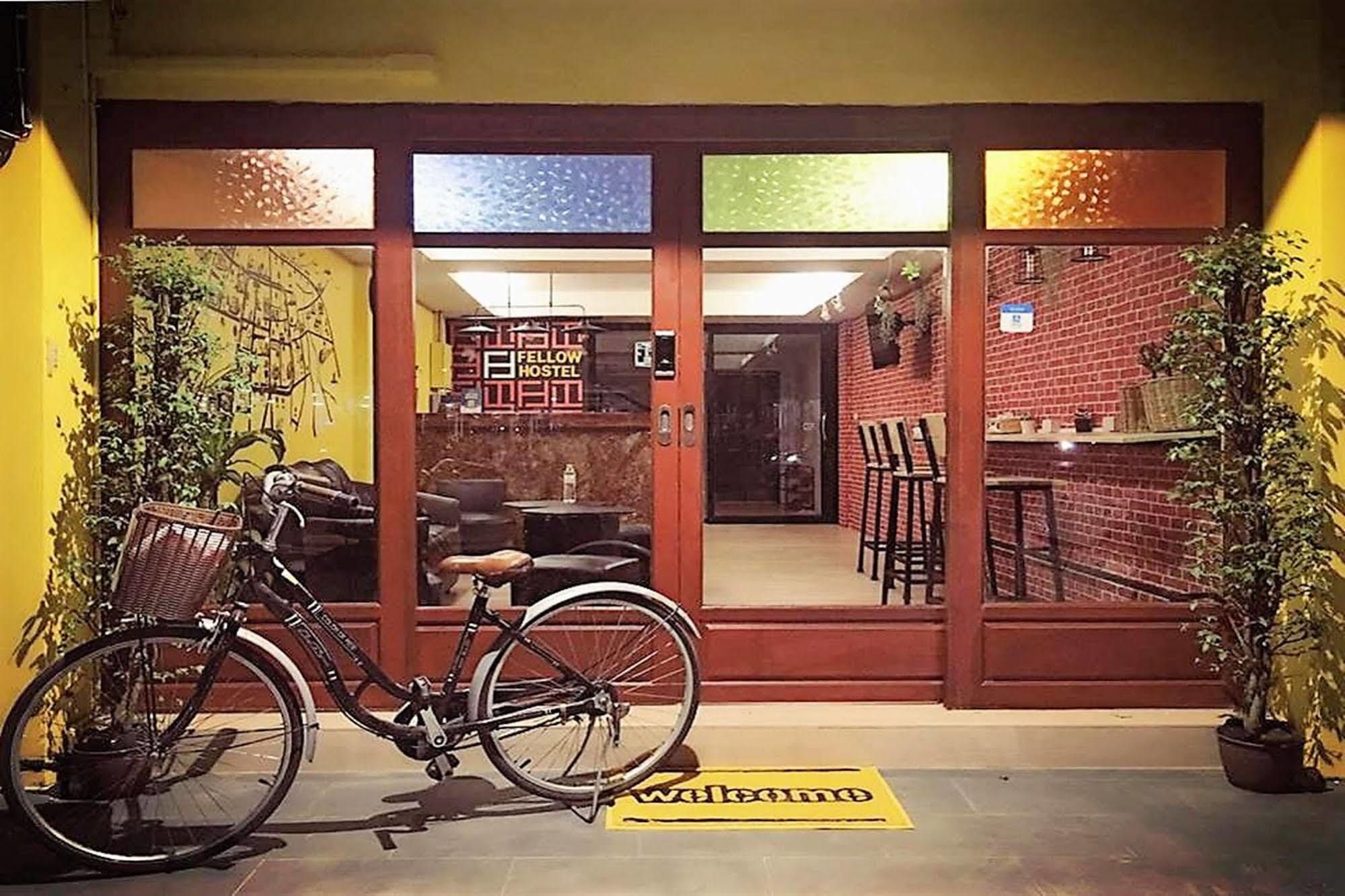Fellow Hostel Chiang Mai Exteriör bild